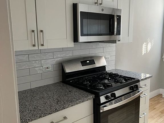 2nd image of 2319 W Chase Ave APT 1