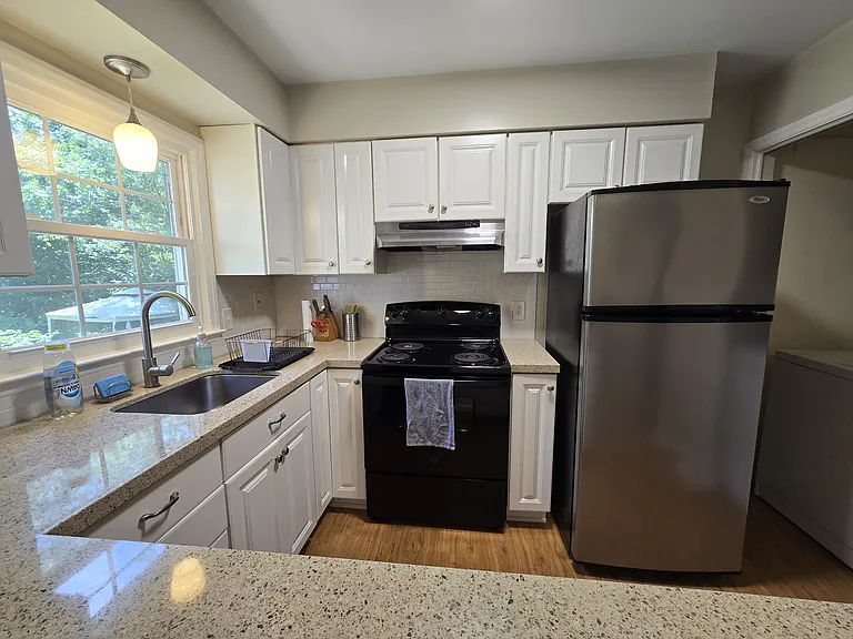 807 Flintwood Ct — Photo 7