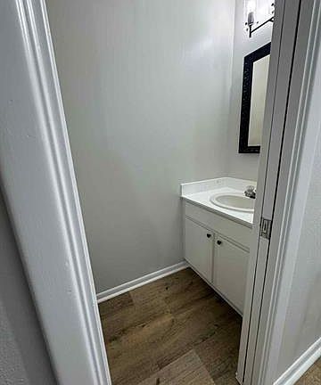 2nd image of 6349 Ivanhoe Ln