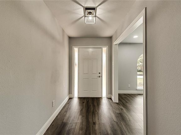 3rd image of 1809 Clearpoint Dr