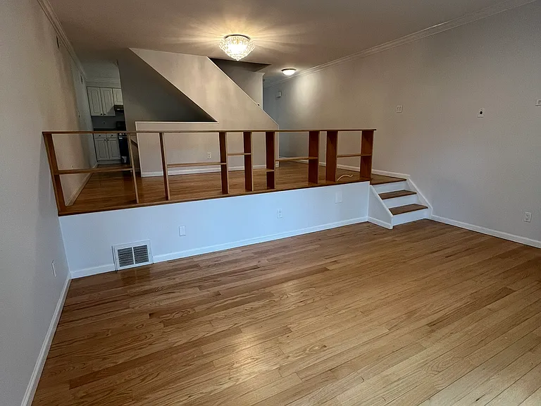 100 Hope St #5 — Photo 17