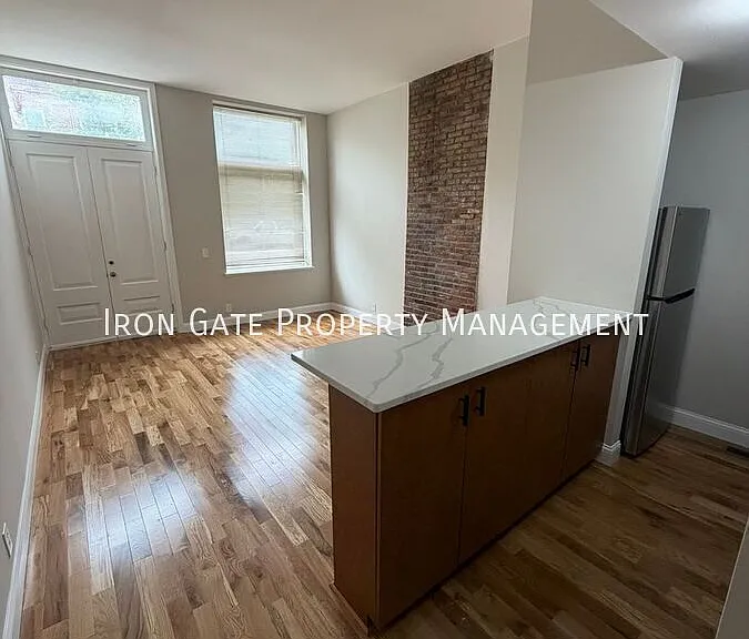 1022 Russell Blvd #A — Photo 2
