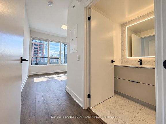 5th image of 609 Sherbourne St #3602