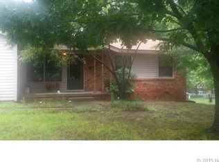 1447 E Pfendler Ave, Sapulpa, OK 74066