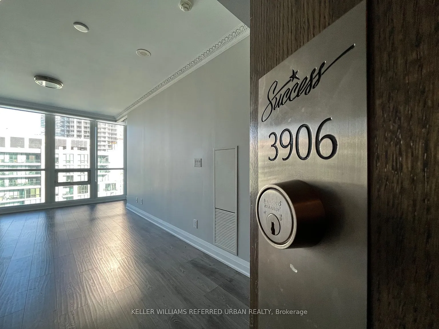 2 bed, $2,400 — Photo 1