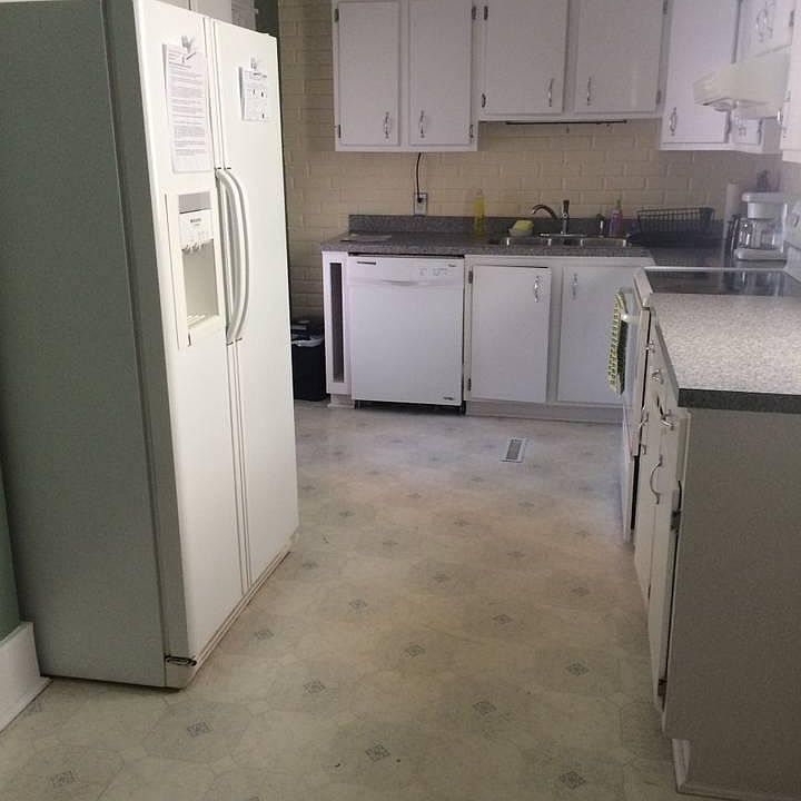 2nd image of 2172 Indianola Ave