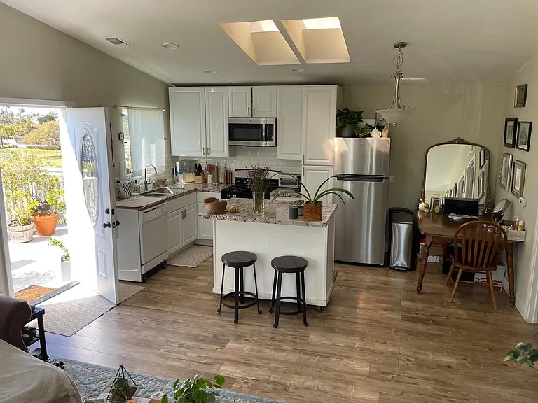 3693 Valley St — Photo 4