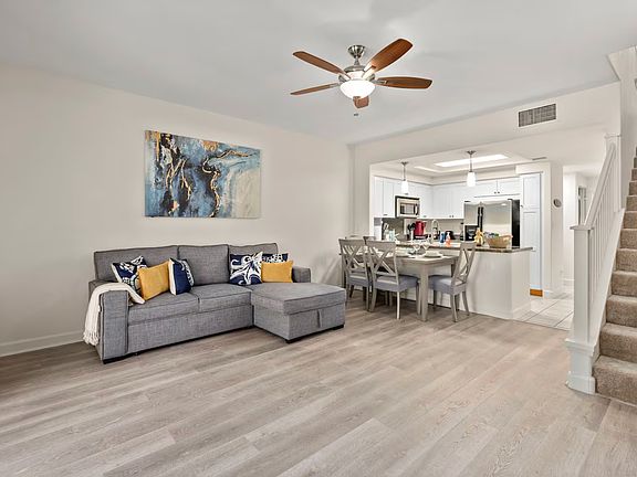 3rd image of 92-1514 Aliinui Dr APT 3