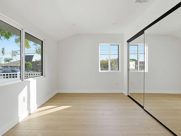 13689 Garber St — Photo 12