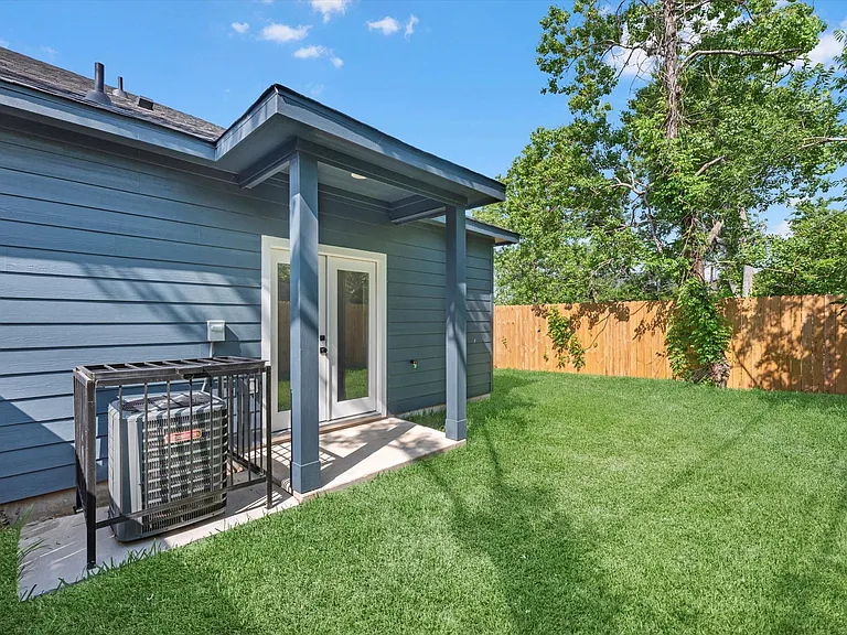 5201 Kenilwood Dr #A — Photo 22