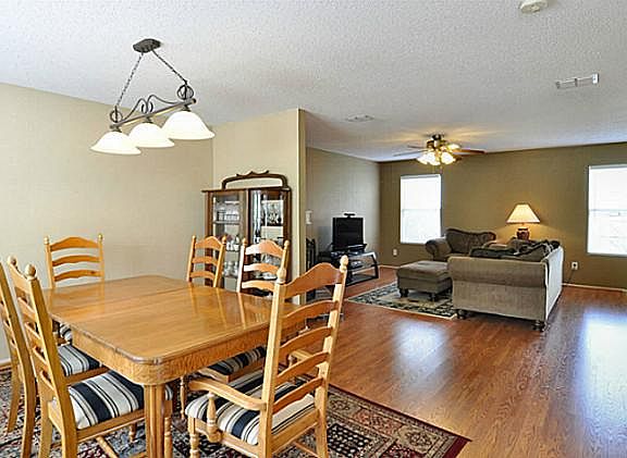 5th image of 2357 Live Oak Dr