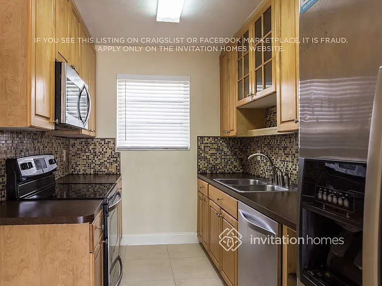 10900 SW 42nd St — Photo 6