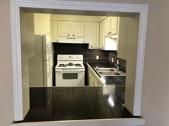 2nd image of 710 W McNeese St APT 20