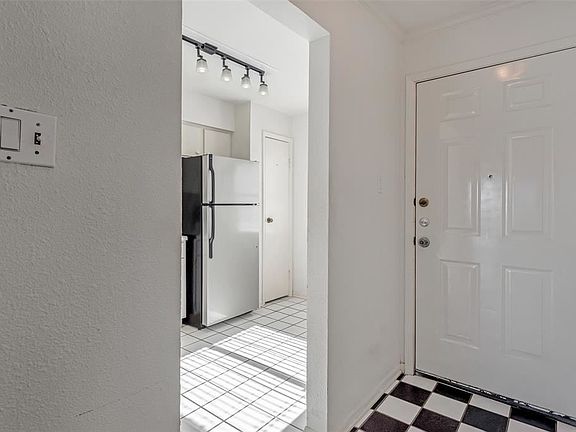 3rd image of 500 Tiki Dr APT 103