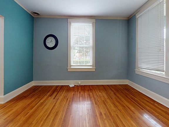 5th image of 427 Avondale Dr