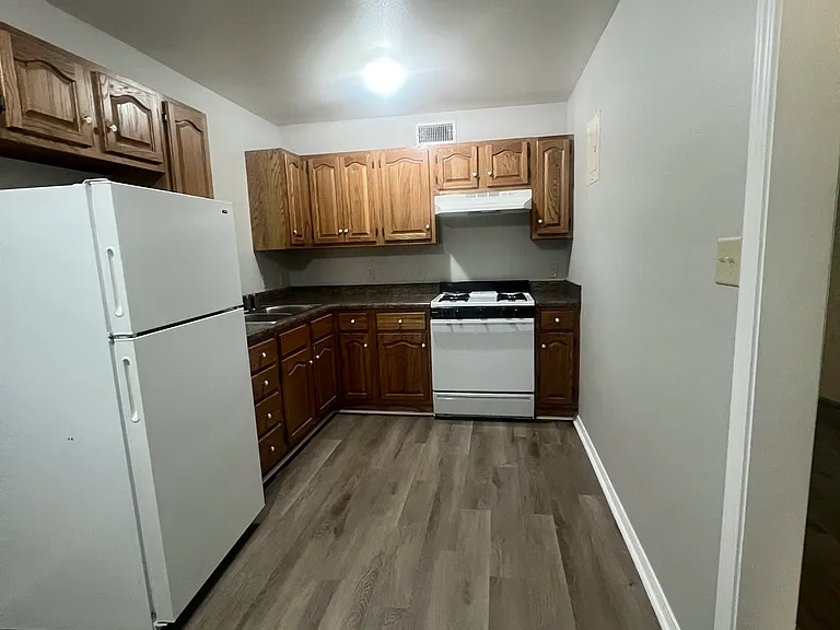 803 S Mobile Ave #4 — Photo 2