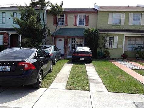 3rd image of 1736 W 72nd St #1736
