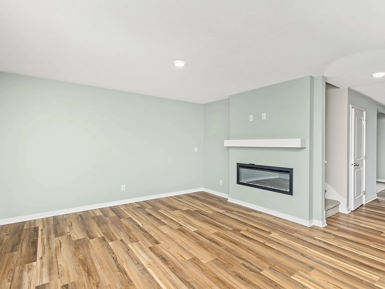 4 bed, 2053 sqft, $2,300 — Photo 3