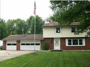18232 Westover Dr, South Bend, IN 46637