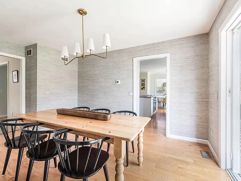 Charming Southampton Rental with Community Beach — Photo 4
