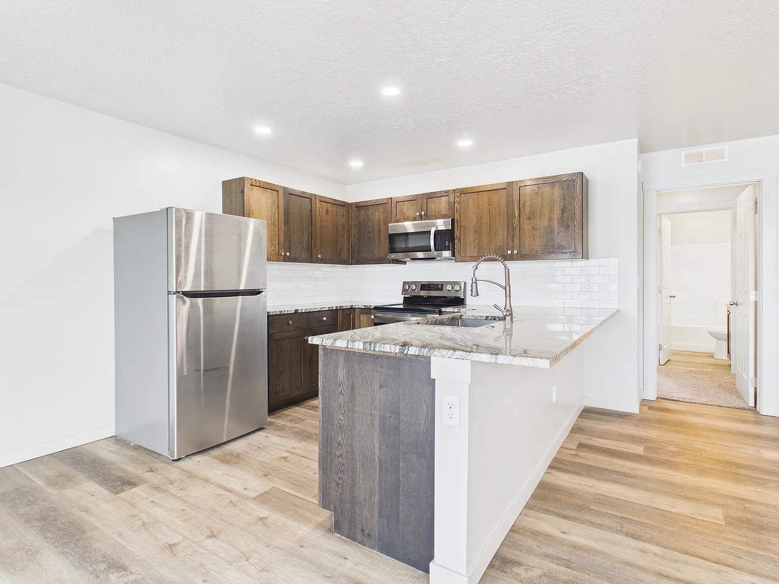 3 bed, 1445 sqft, $1,850 — Photo 3