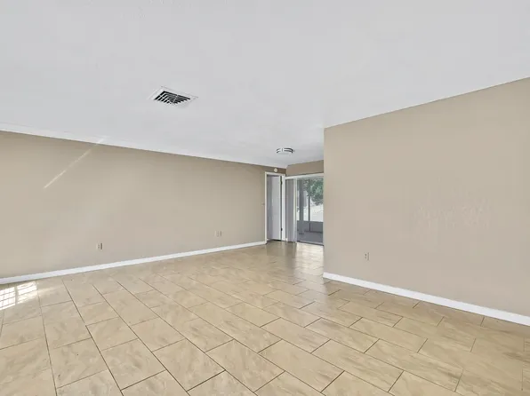 1392 Piper Rd, Spring Hill, FL 34606