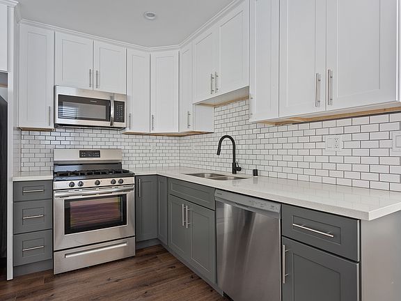 5th image of 3559 Percy St #4