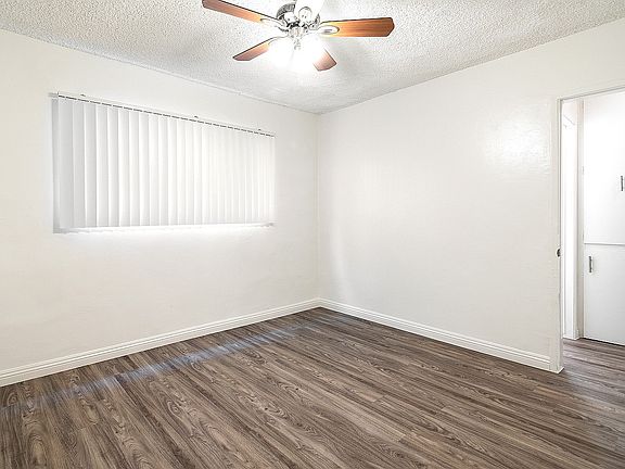 5th image of 20436 Cohasset St APT 12