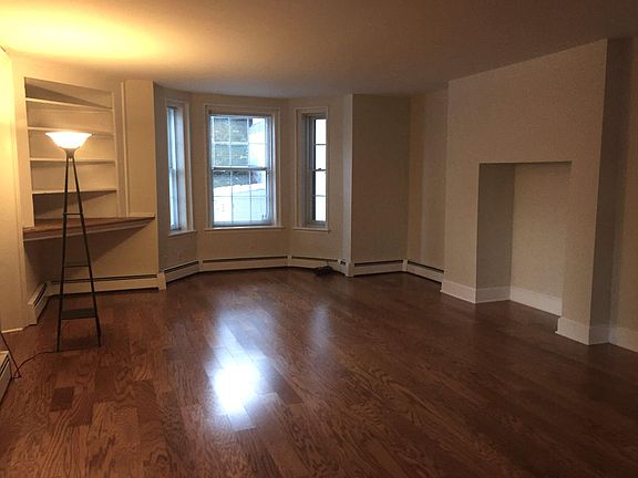 4th image of 55 Broad St APT 1
