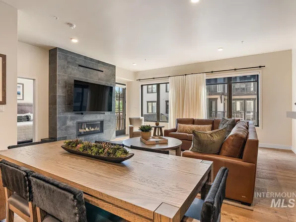 740 Village Dr #306, Donnelly, ID 83615