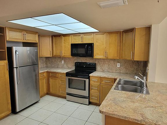 5th image of 7104 NW 80th Ave