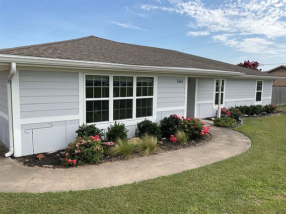 3rd image of 3565 W Moonlight Dr