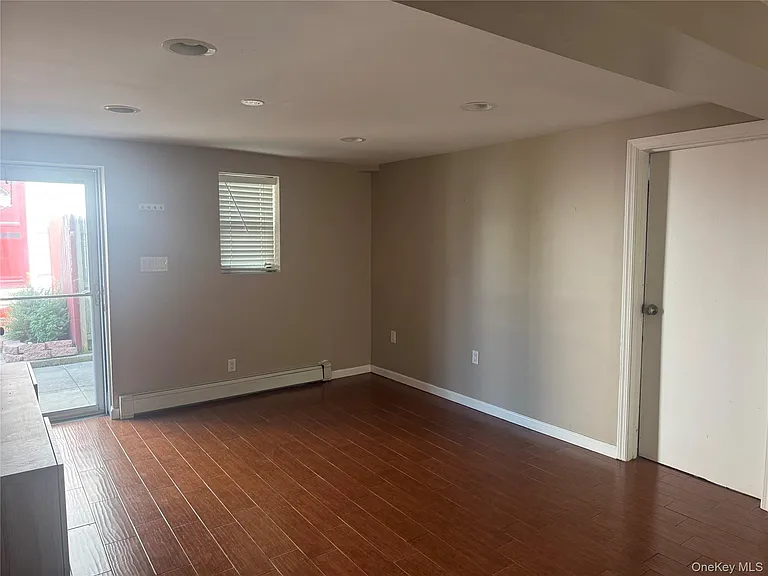 657 E Penn St — Photo 3