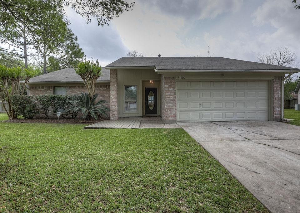 1st image of 7135 La Entrada Dr