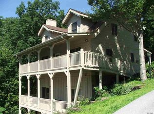 728 Windsor Way, Gatlinburg, TN 37738