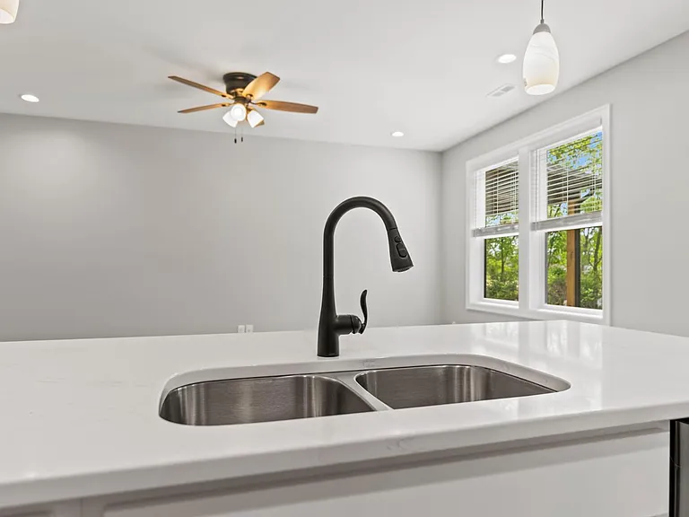 Unit Photo