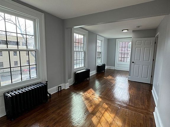 4th image of 229 Liberty St APT 3