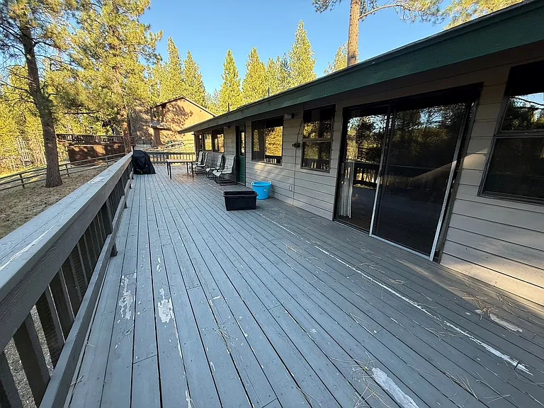 17066 Cooper Dr — Photo 32