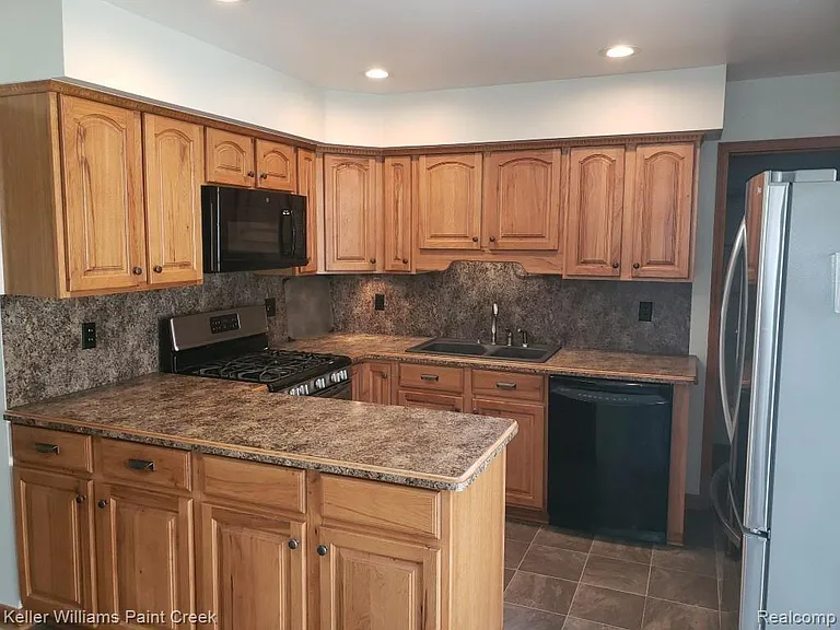 3136 Kilmer Dr — Photo 17