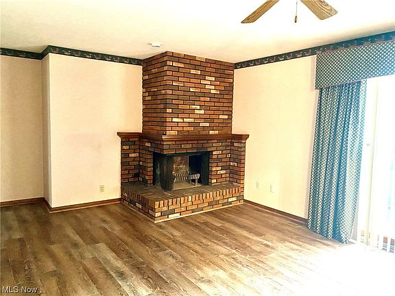 4th image of 243 Hemlock Dr