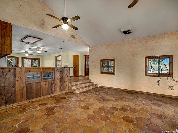 3rd image of 360 Kirk Ln