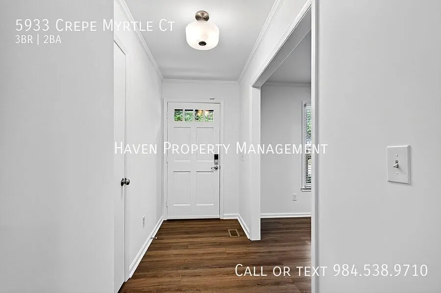 Thoughtfully Updated 3BR Ranch on Quiet Cul-de-Sac Near North Hills! — Photo 3