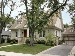 353 Eaton St, Northfield, IL 60093