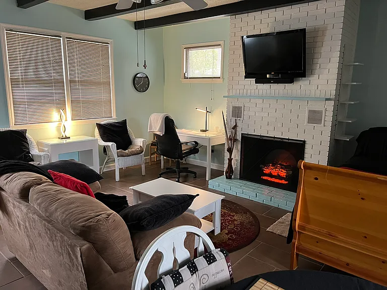 1310 W Park Ave #B — Photo 6