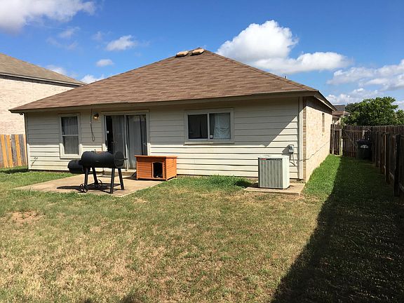 4th image of 2210 Cottontail Dr