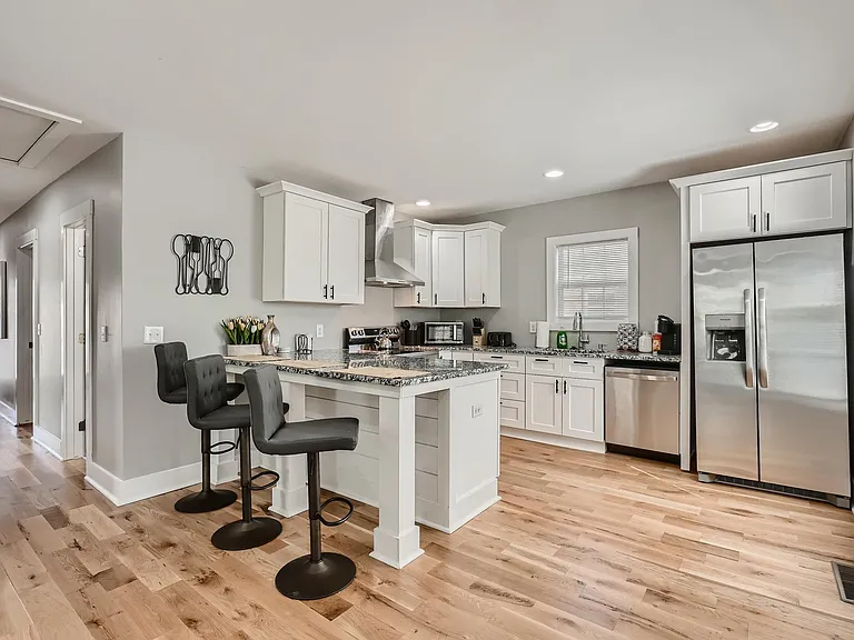 1133 Mayland Cir SW — Photo 10