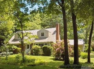 1 Tudor Dr, Stony Brook, NY 11790