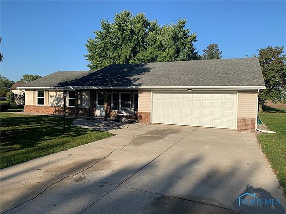 3rd image of 221 Greenfield Dr