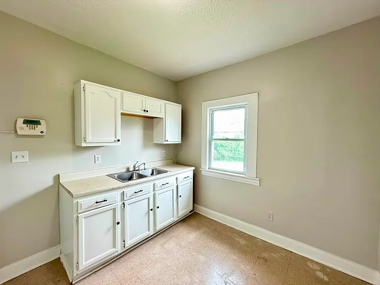 3454 E 118th St #2 — Photo 2