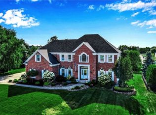 5404 Raintree Ct, Williamsville, NY 14221